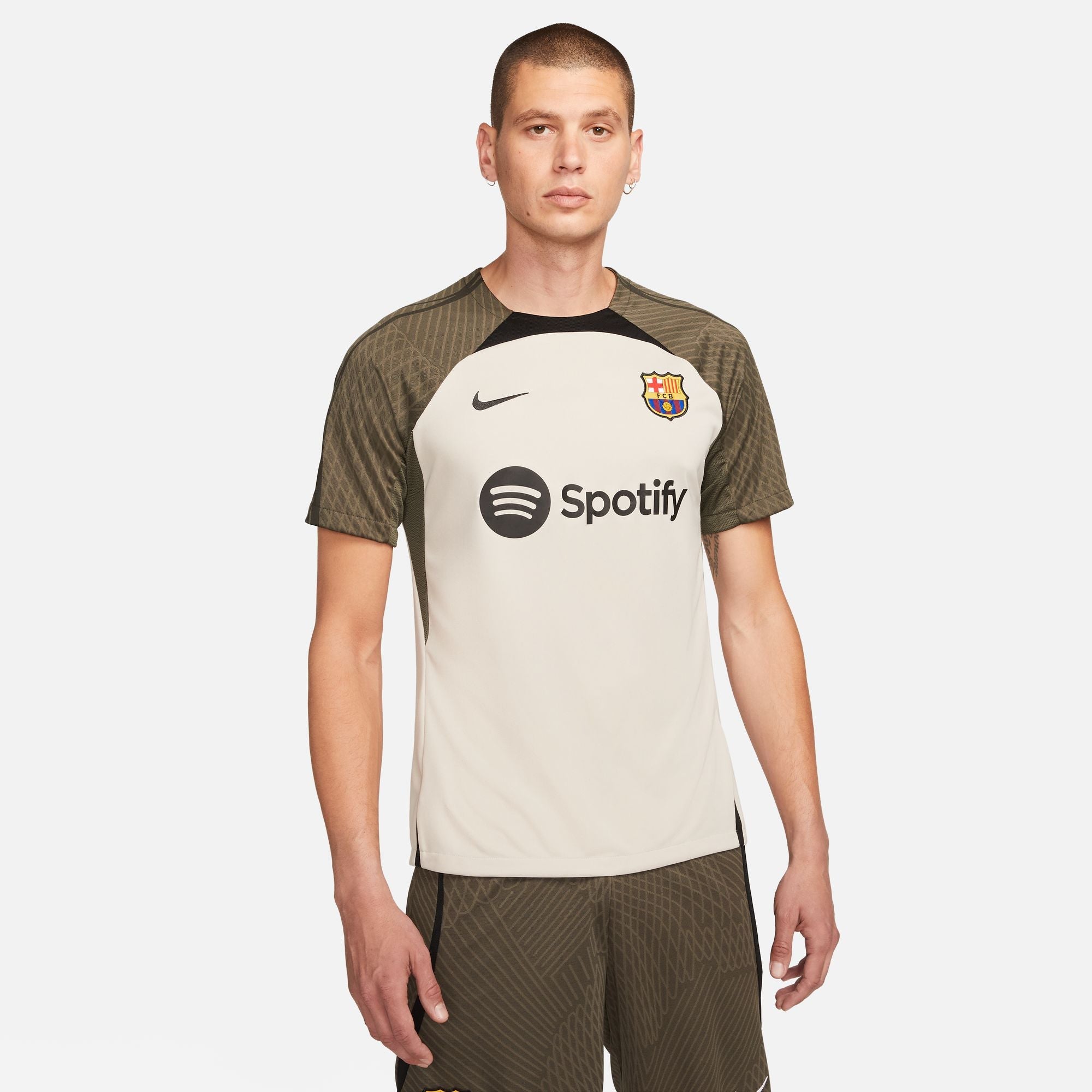 FootKorner TestingMaillot d'entrainement FC Barcelone 2023/2024 - Beige/Kaki