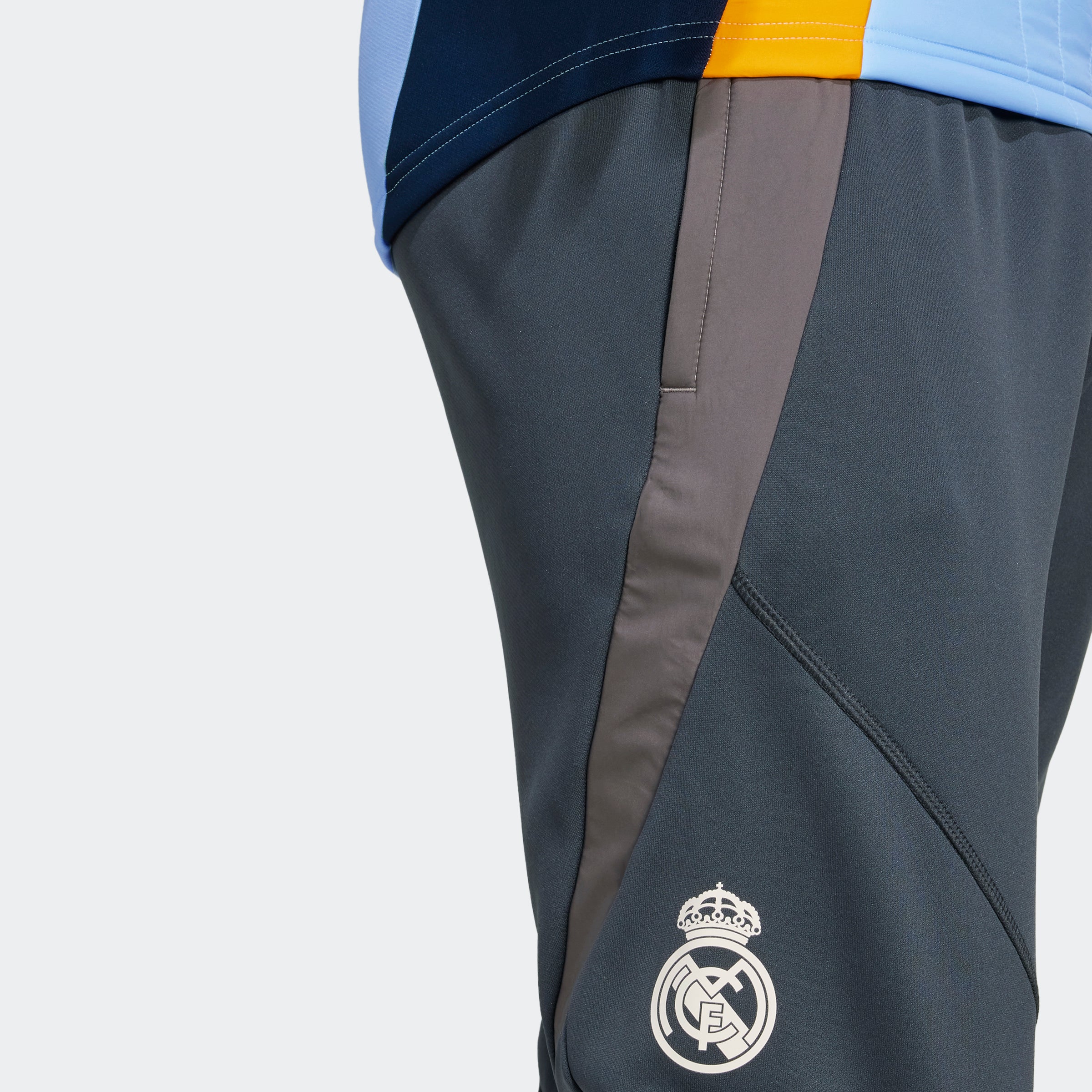 FootKorner TestingPantalon d'entraînement Real Madrid 2024/2025 - Gris