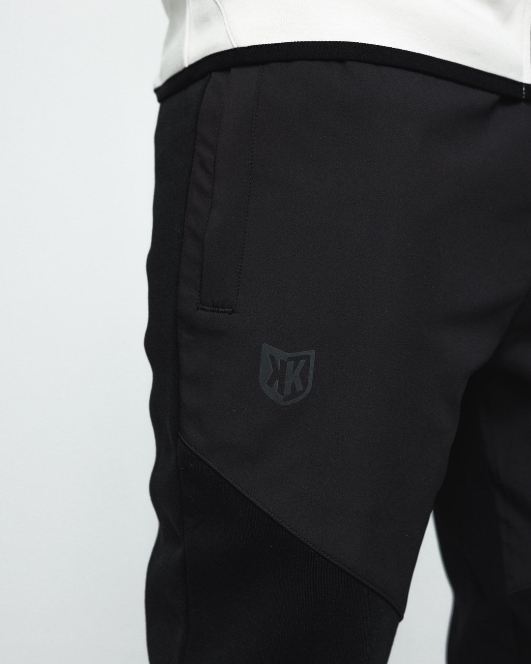 FootKorner TestingSurvêtement FK Surface - Blanc crème/Noir