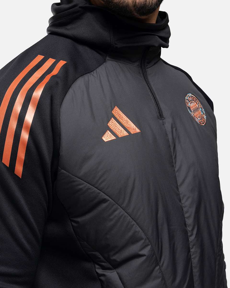 FootKorner TestingHaut Bayern Munich 2024/2025 cagoule intégrée - Noir