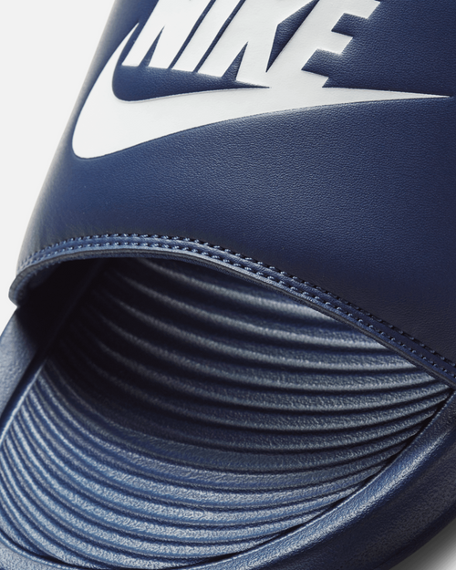 Claquettes Nike Victori One - Bleu/Blanc - FootKorner Testing