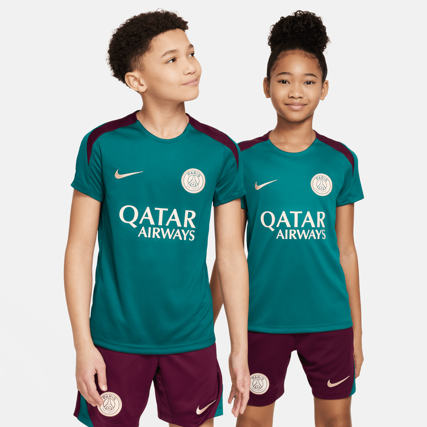 FootKorner TestingMaillot d'entrainement PSG Junior 2024/2025 - Vert/Bordeaux
