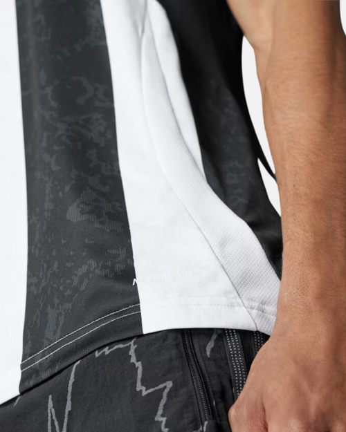 Maillot Domicile Juventus 2024/2025 - Noir/Blanc - FootKorner Testing