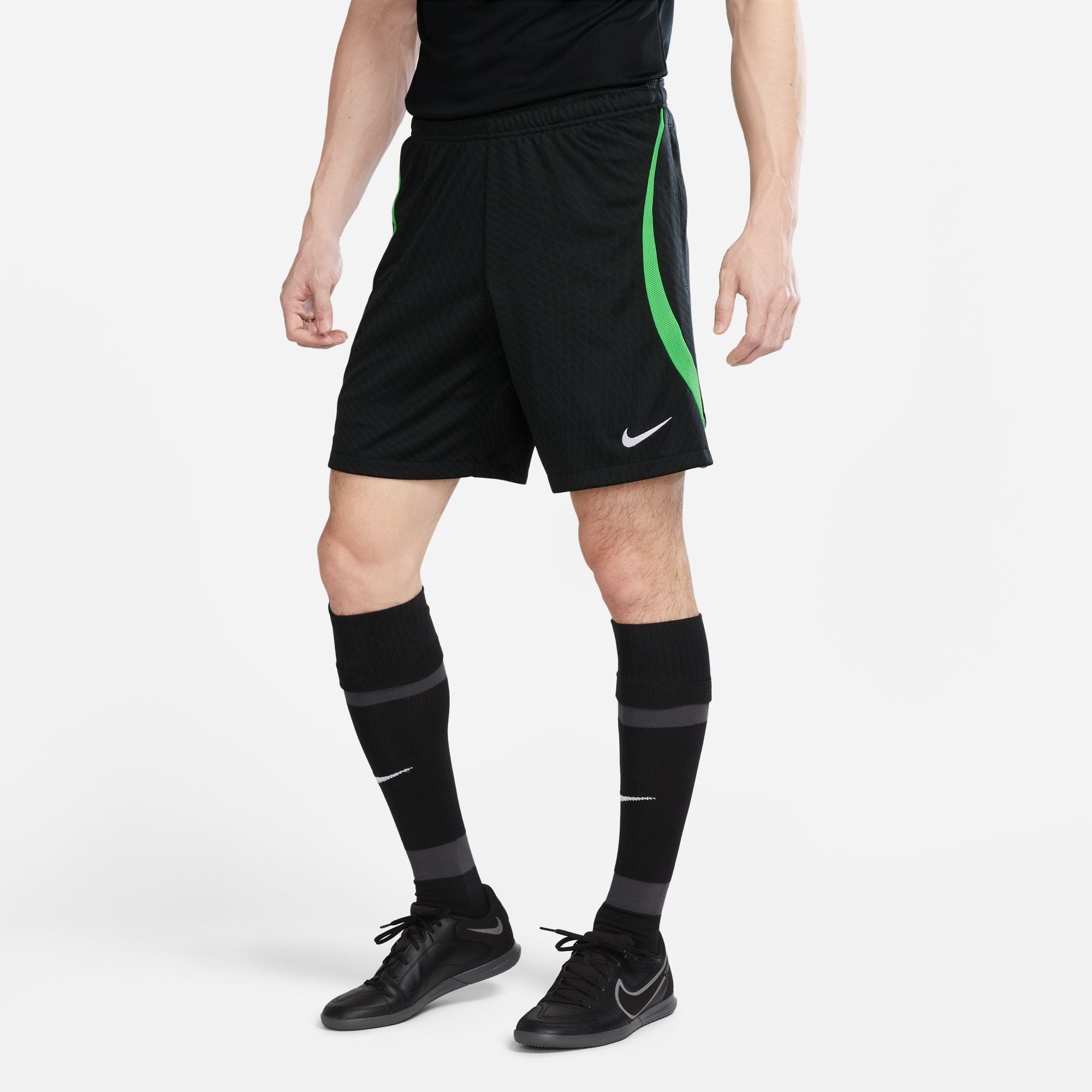 FootKorner TestingShort d'entrainement Liverpool - Noir/Vert/Blanc