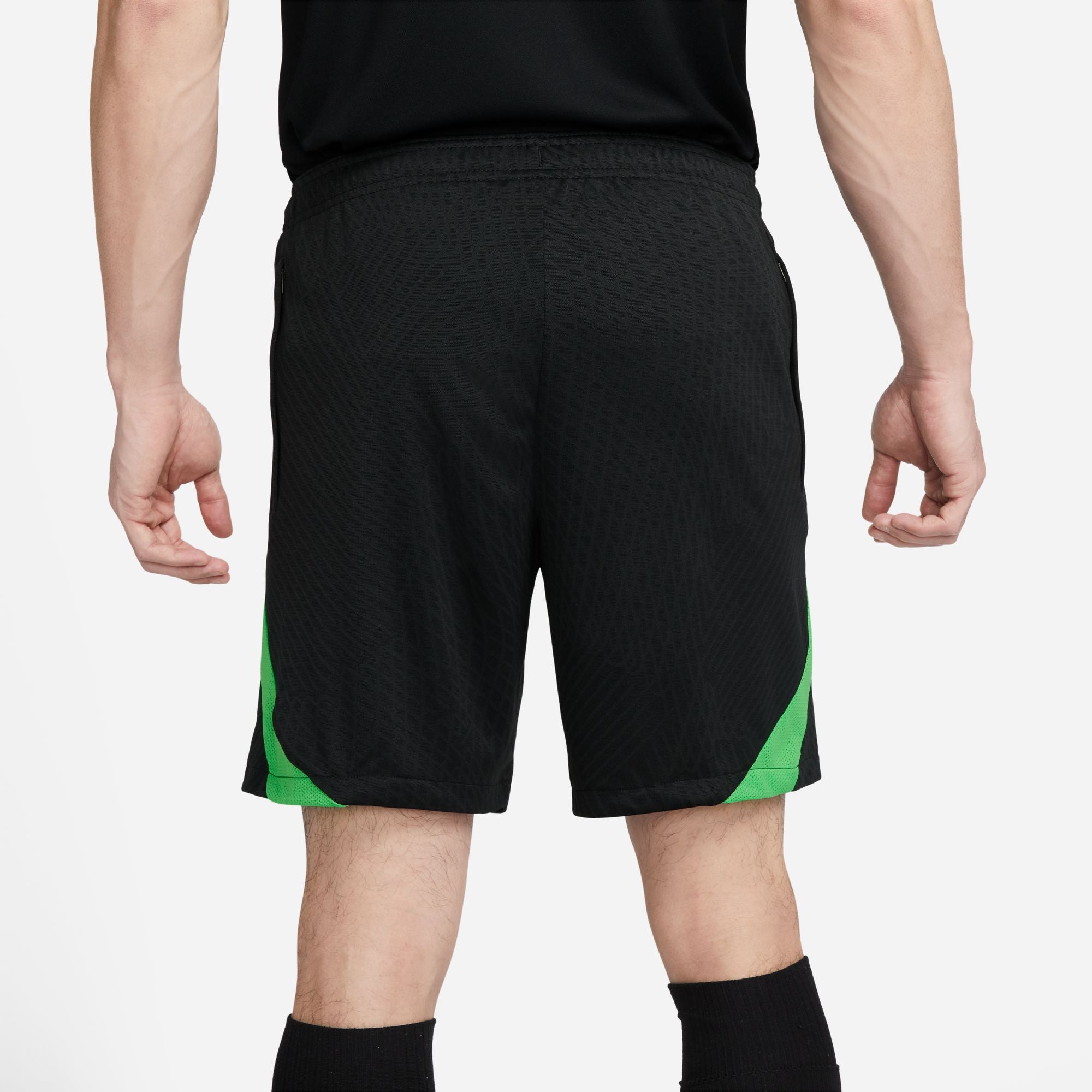FootKorner TestingShort d'entrainement Liverpool - Noir/Vert/Blanc