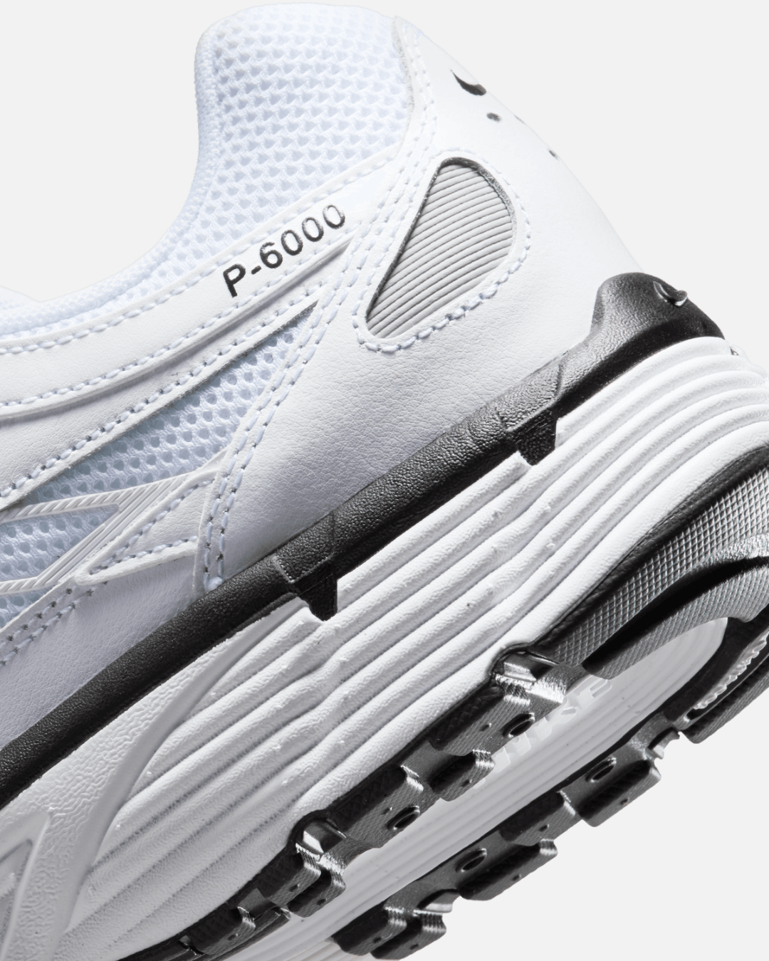 FootKorner TestingNike P-6000 - Blanc/Noir