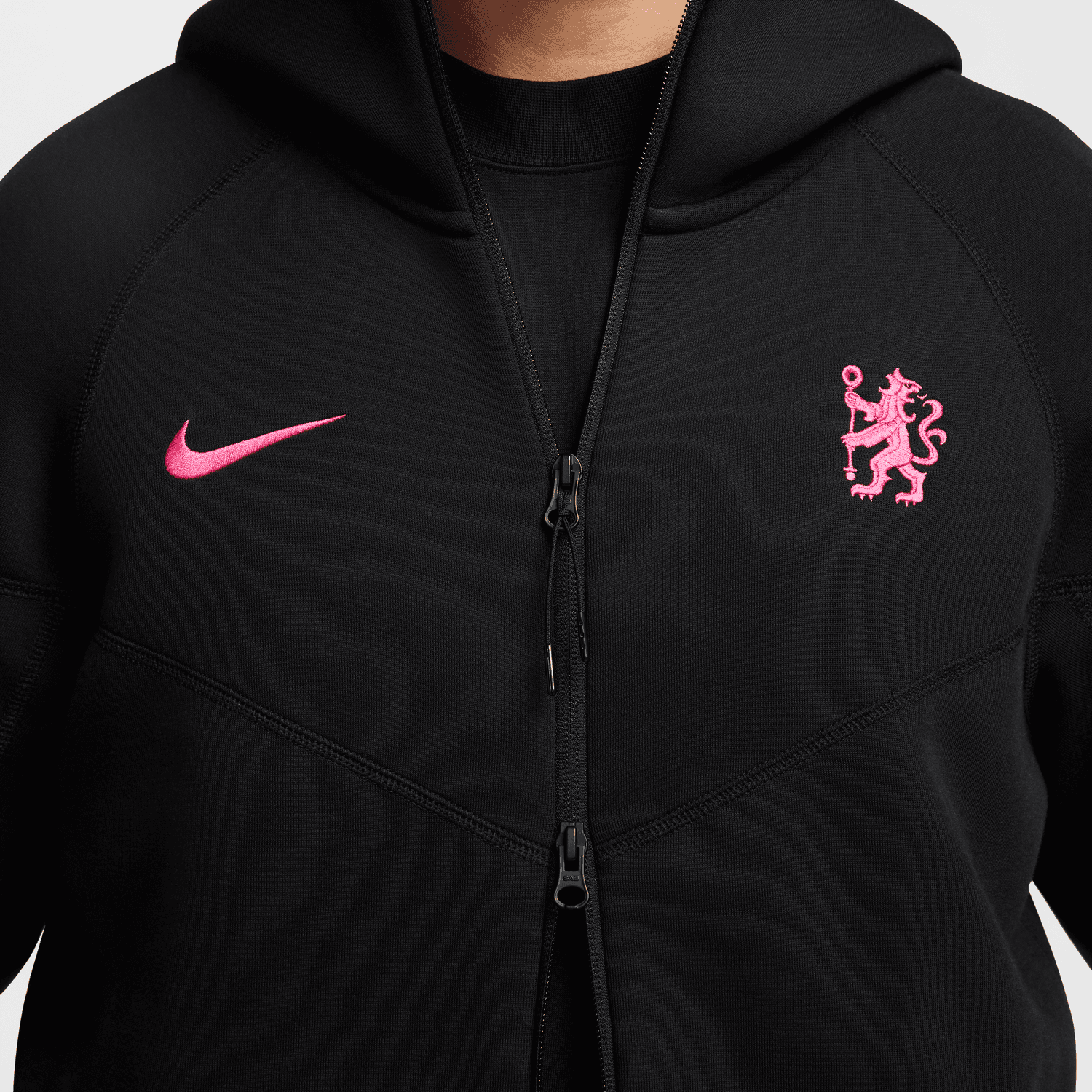 FootKorner TestingVeste Chelsea Tech Fleece 2024/2025 - Noir/Rose