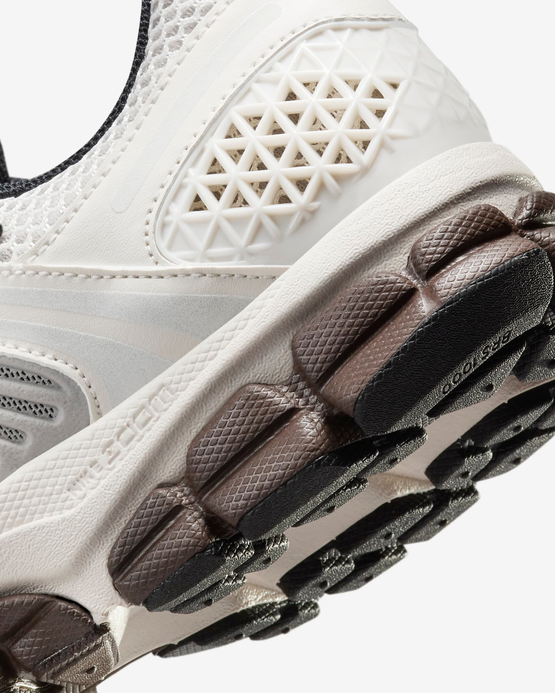 FootKorner TestingNike Zoom Vomero 5 - Blanc/Marron