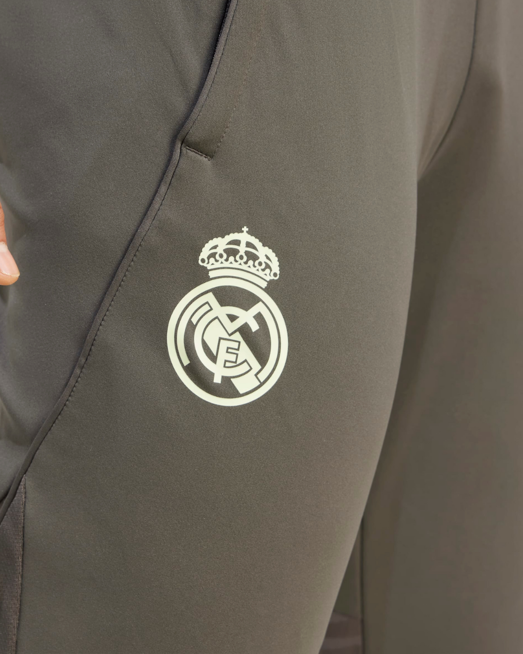 FootKorner TestingPantalon d'entrainement Real Madrid 2025/2026 - Kaki
