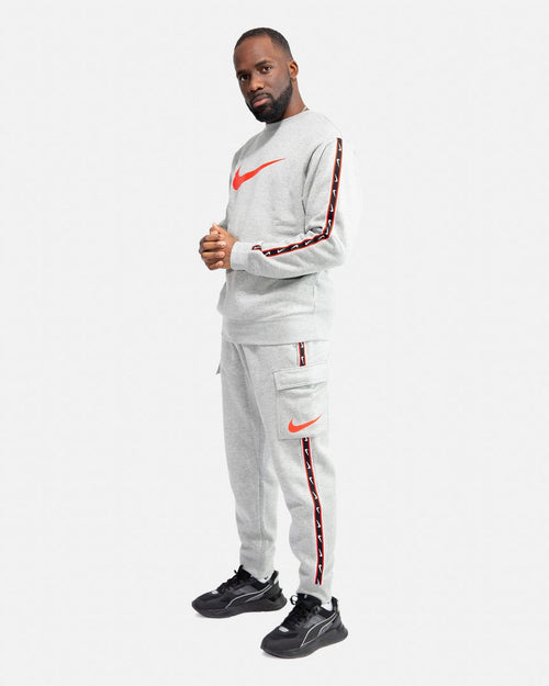 Pantalon Nike Sportswear Repeat - Gris/Noir/Rouge - FootKorner Testing