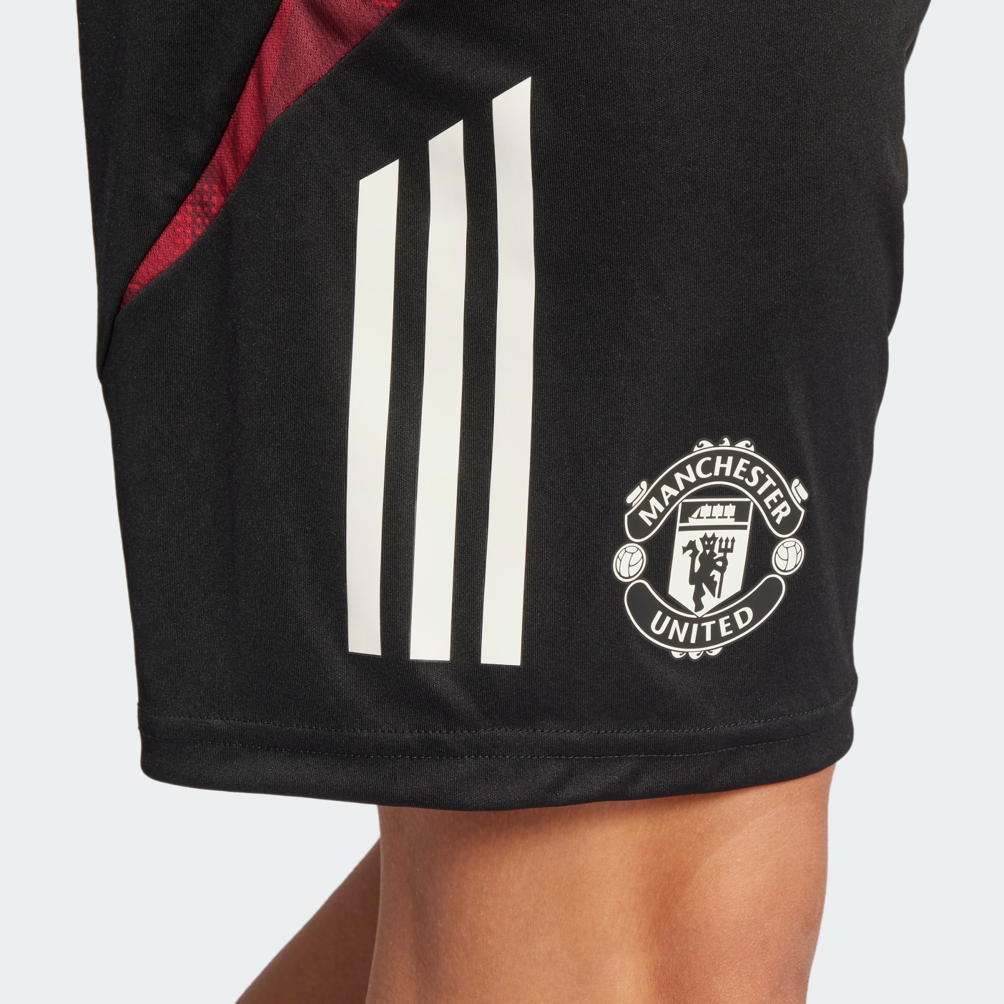FootKorner TestingShort d'entrainement Manchester United 2024/2025 - Noir/Rouge