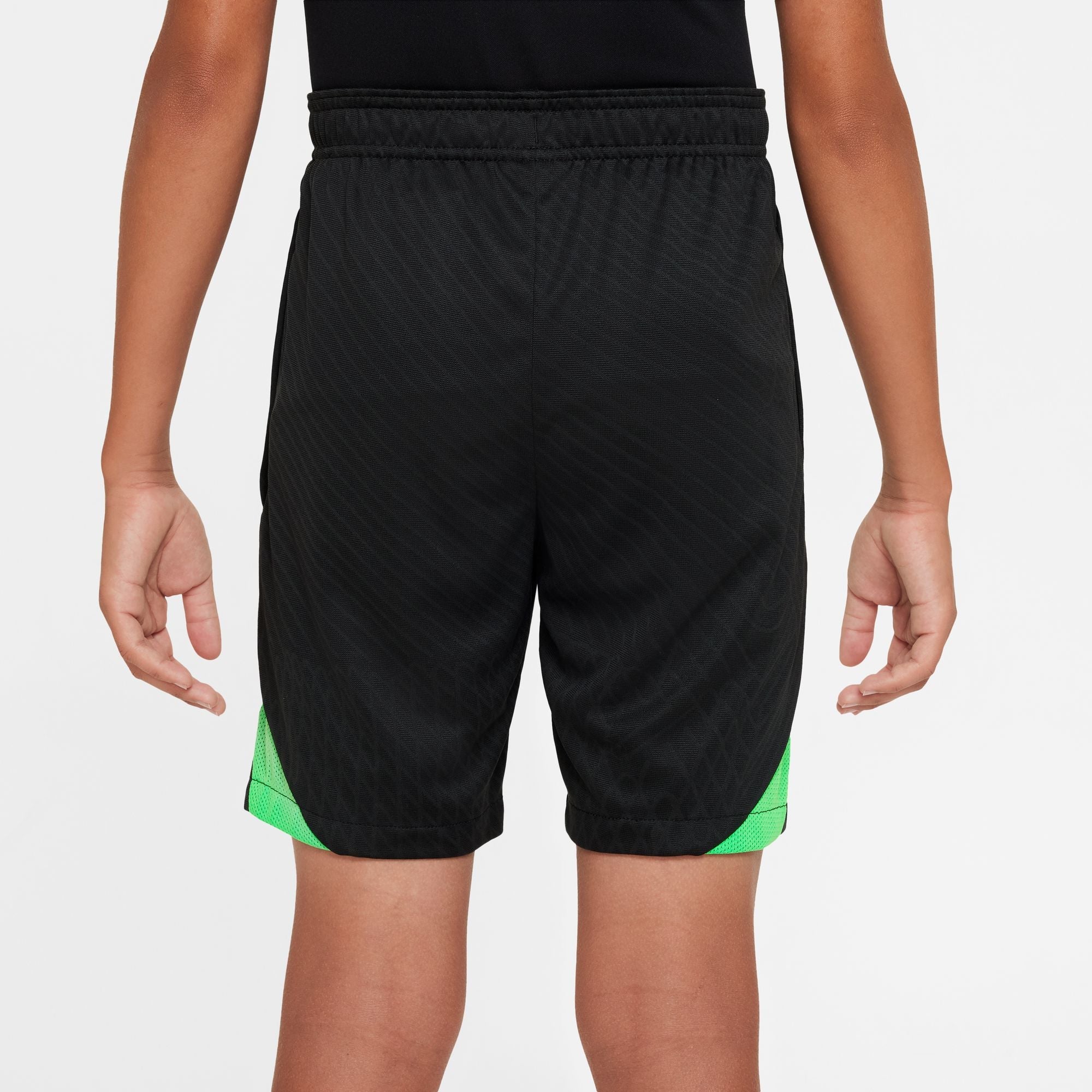 FootKorner TestingShort d'entrainement Liverpool Junior - Noir/Vert