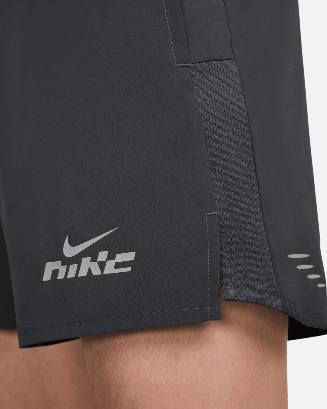 FootKorner TestingShort Nike Challenger Flash - Gris - 13 cm