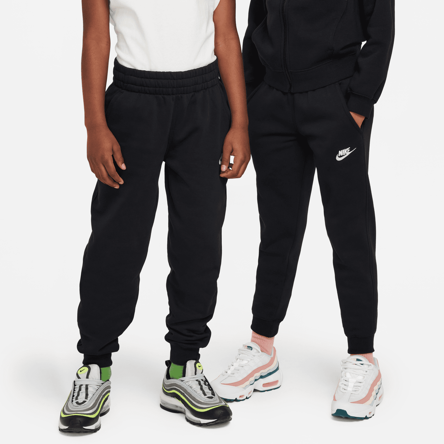 FootKorner TestingSurvêtement Nike Club Fleece Junior - Noir