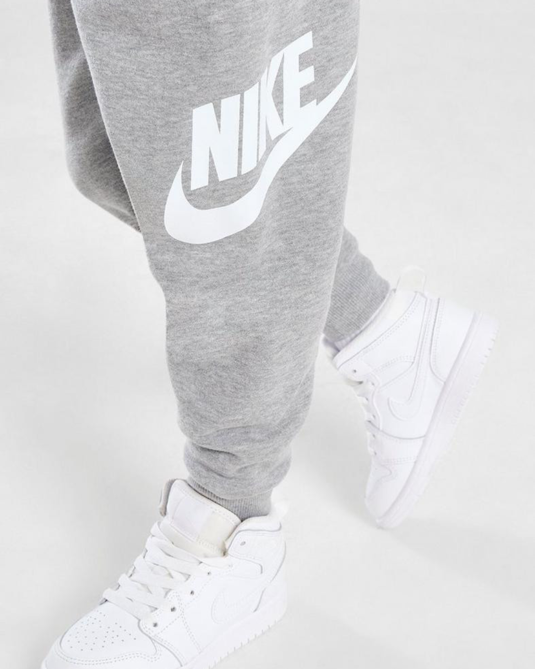 FootKorner TestingSurvêtement Nike Club Fleece Enfant - Gris/Blanc