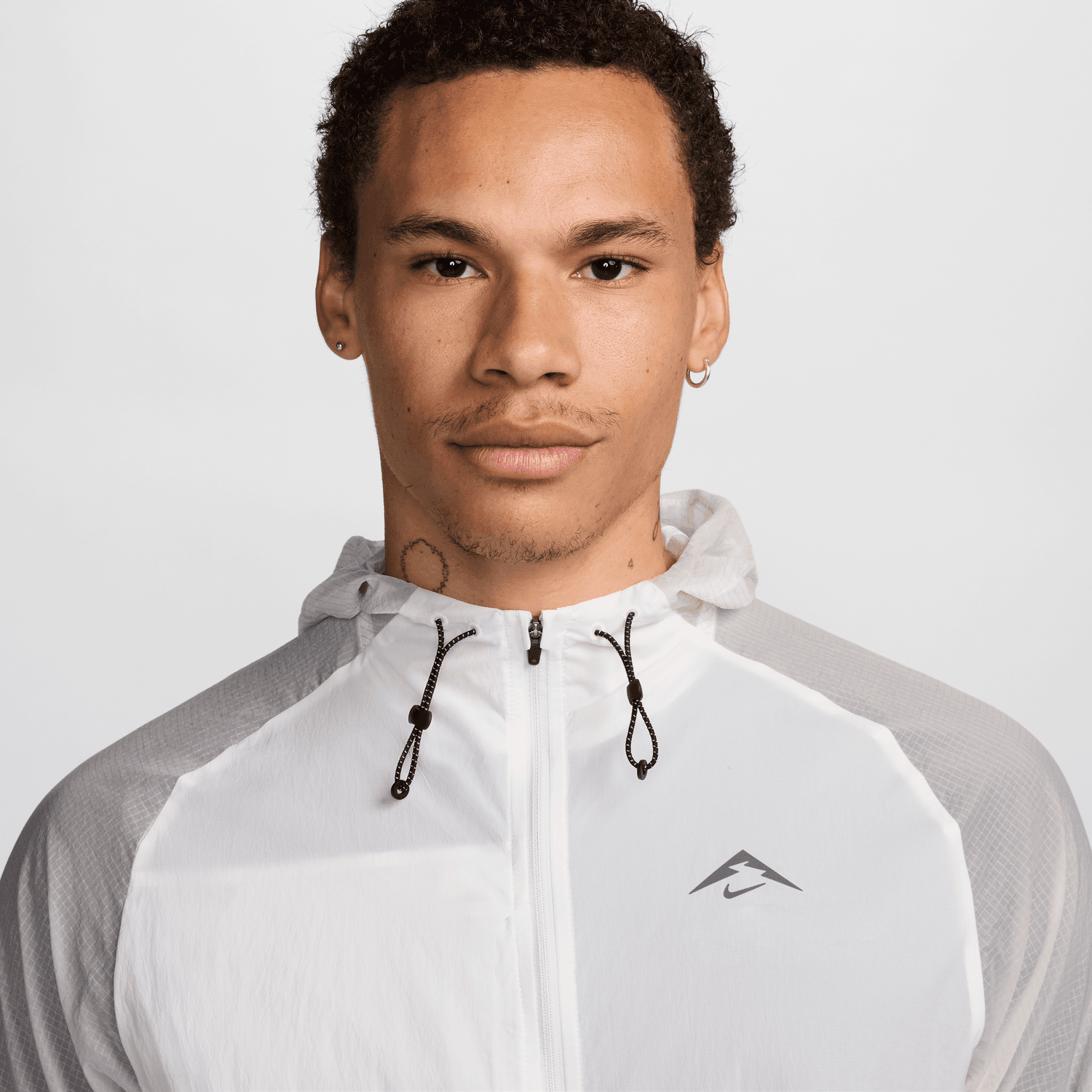 FootKorner TestingVeste Nike Trail - Blanc