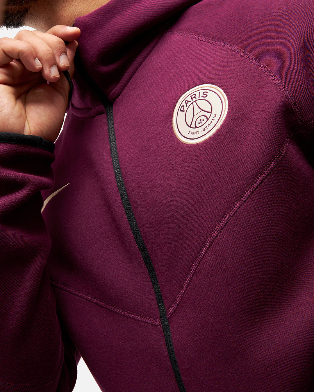 FootKorner TestingVeste PSG Tech Fleece Windrunner 2024/2025 - Bordeaux