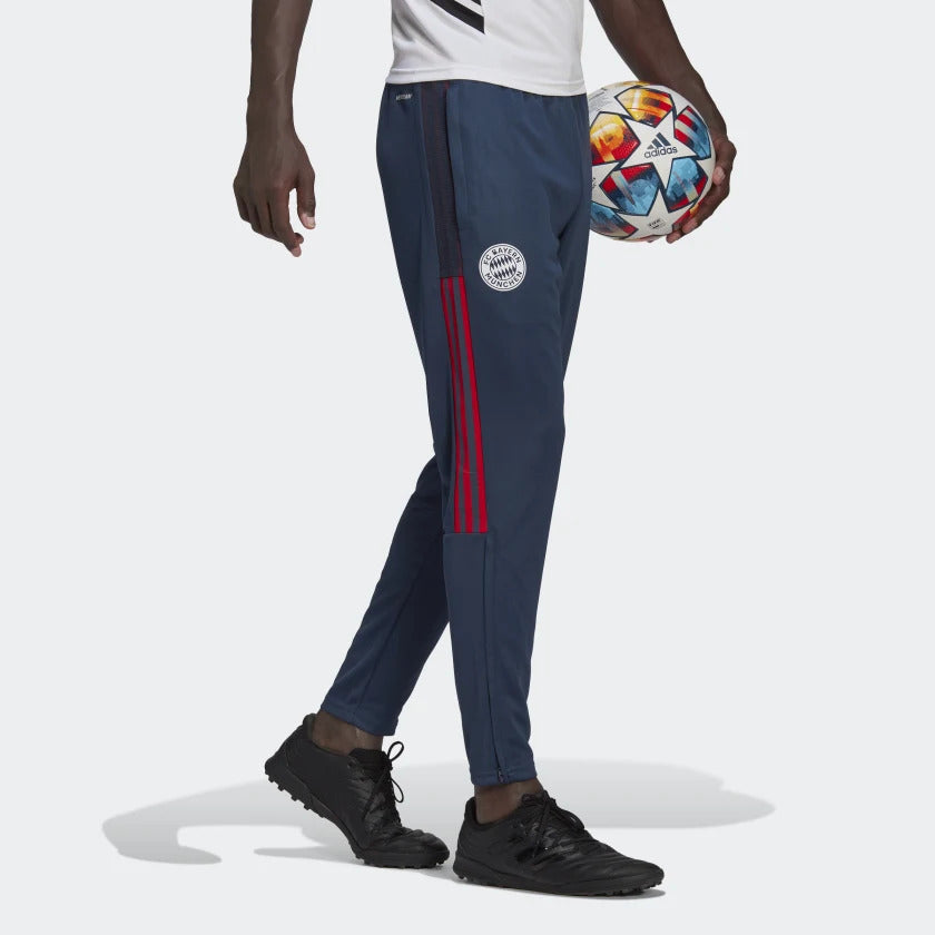 FootKorner TestingPantalon d'entrainement Bayern Munich 2022 - Bleu/Rouge