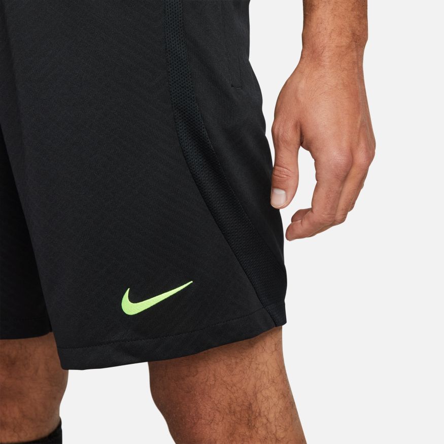 FootKorner TestingShort d'entrainement Tottenham Hotspur Strike - Noir/Jaune